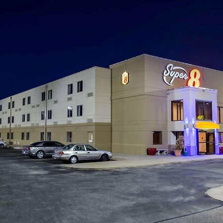 Отель Super 8 By Wyndham Wichita North Экстерьер фото