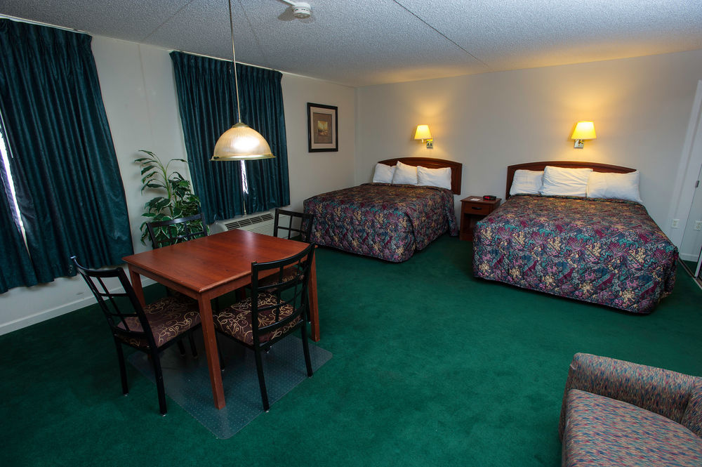 Отель Super 8 By Wyndham Wichita North Экстерьер фото